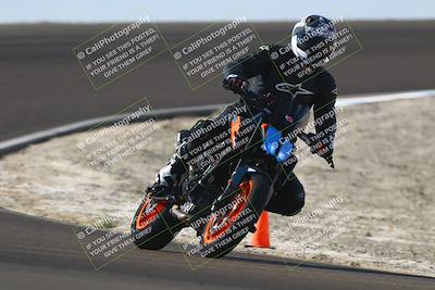 media/Nov-02-2025-Lets Ride (Sun) [[f7a3caa734]]/B Group/1220pm (Turn 2 Outside)/